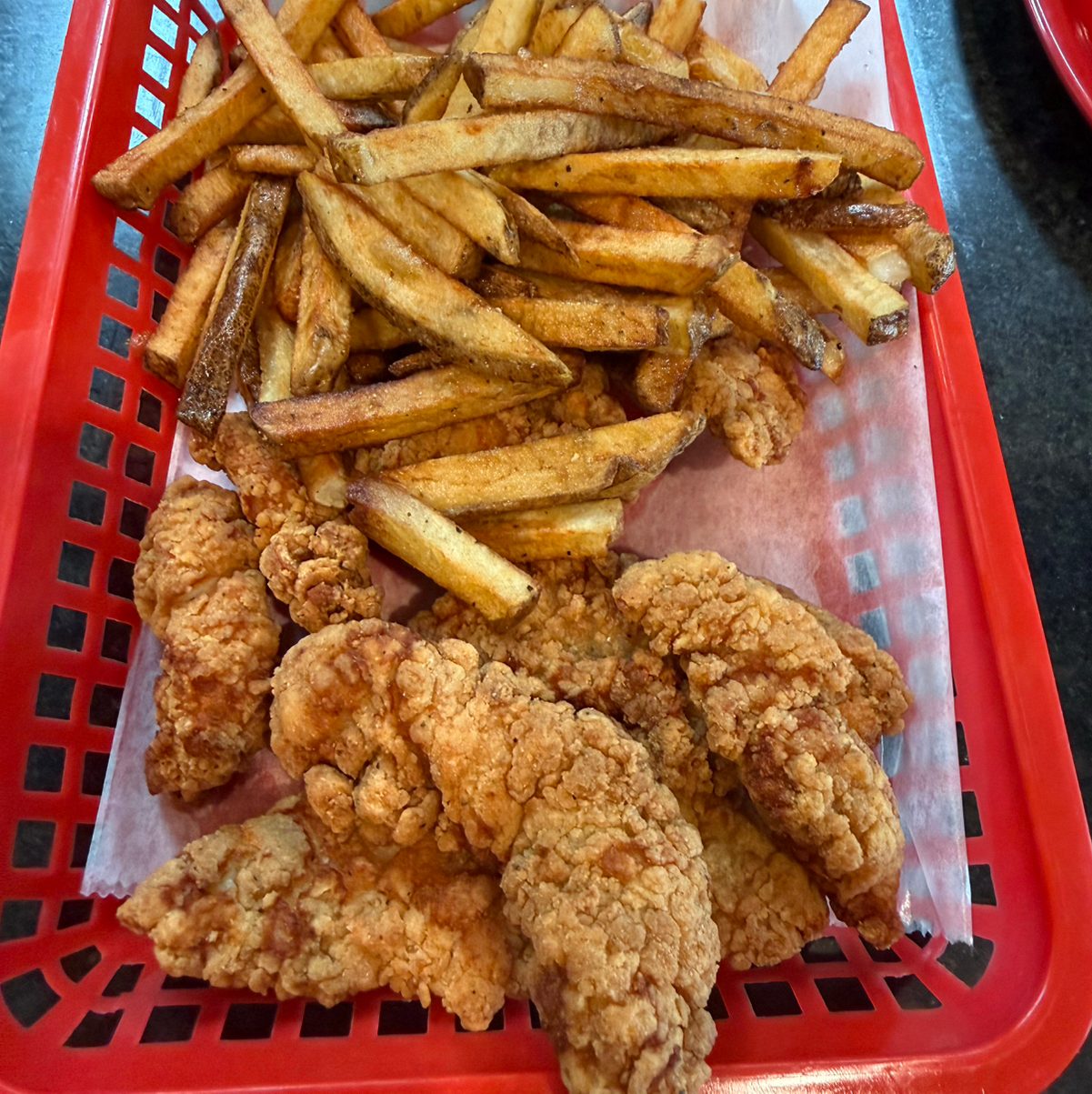 CHICKEN FINGER BASKET.